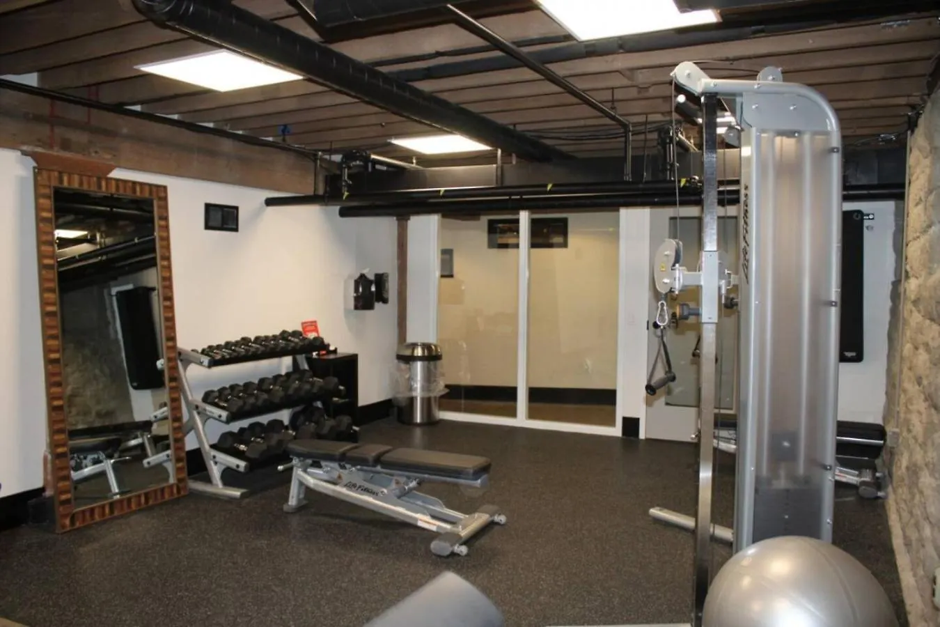 Amazing Amenities And Location - 1 Bedroom Condo Нэшвилл