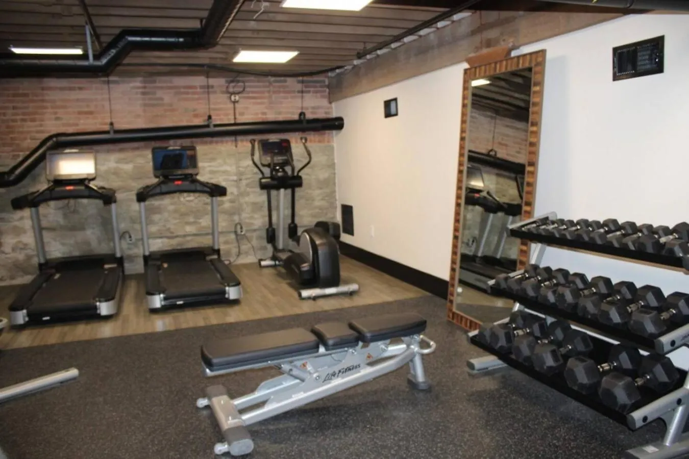 Amazing Amenities And Location - 1 Bedroom Condo Нэшвилл